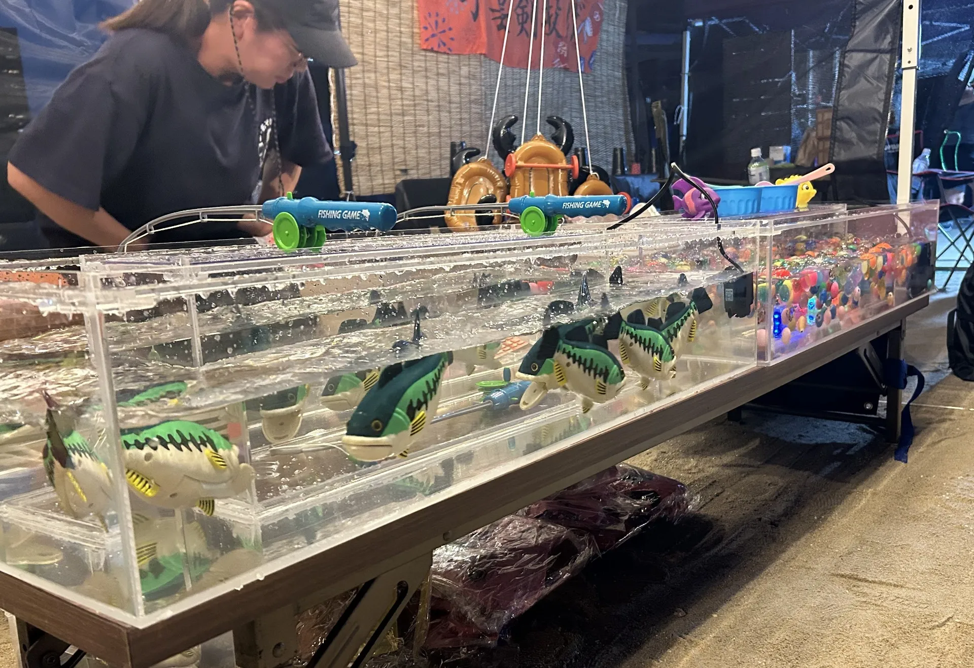 26/04/19　夜店露店用　アクリル水槽　納入いたしました。